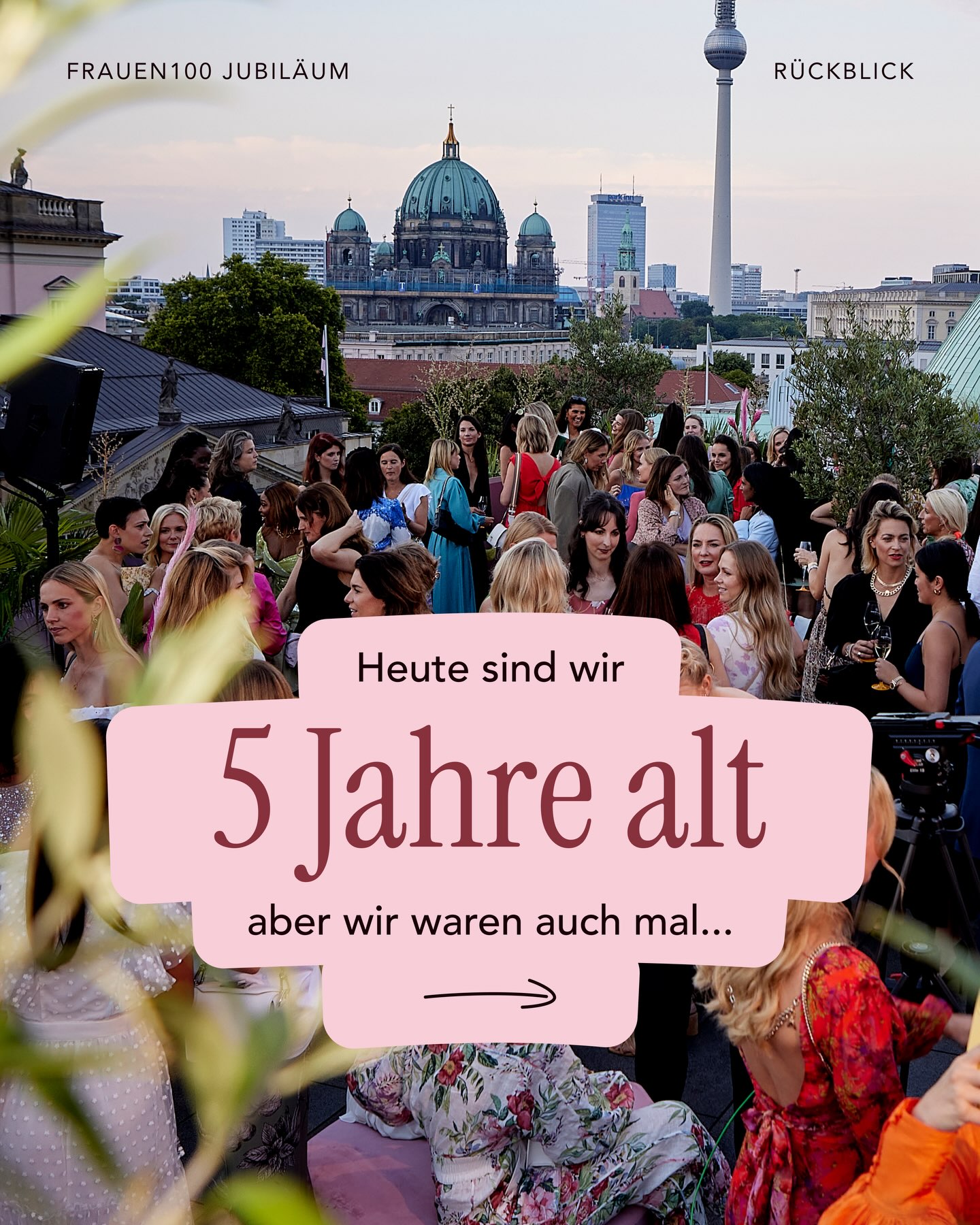 ✨🪩 FRAUEN100 feiert heute Jubiläum!
Wir blicken dafür zurück auf unsere größten Meilensteine und Momente, in denen wir echten gesellschaftlichen Wandel vorangetrieben haben.
#FRAUEN100 #Jubiläum #5Jahre
