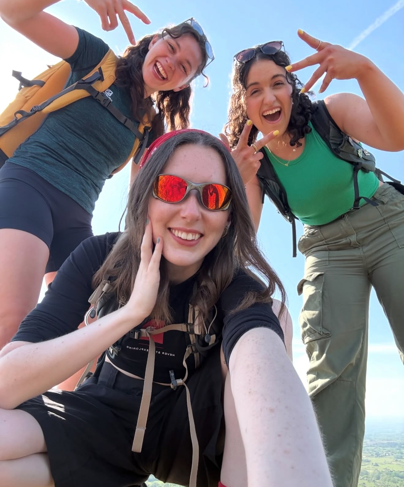 Can we just stay here forever…? ⛰️ 🌞 🏕️ summer fun with these babes 💕
Tag us in your adventures @femaleexplorers.uk and #FemaleExplorersUK to be featured 💫
#summerhiking #adventuregirls #hikergirl #climbinggirls
