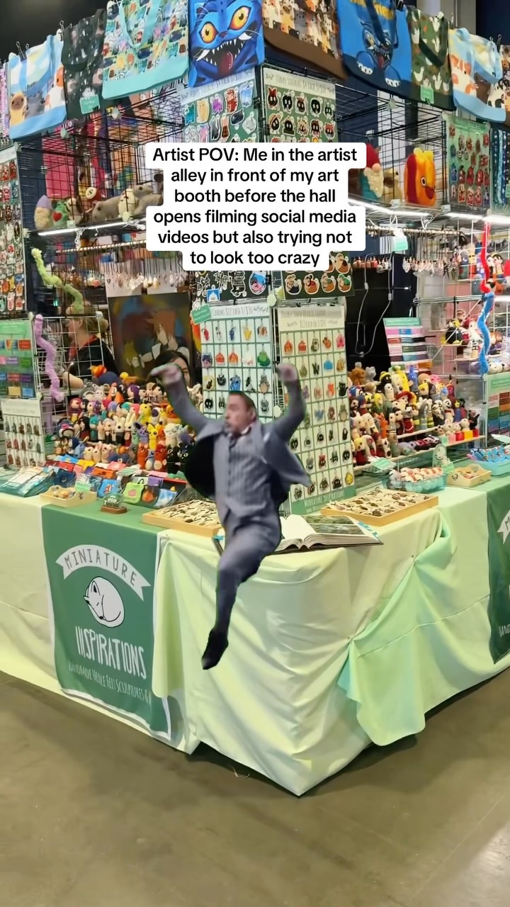 Oh don’t mind me doing some interpretive dancing, voiceovers, and social media trends in the empty aisle ways before the artist alley hall opens 😅 #smallbusinesscheck #smallbusinessowner #artistalley #animeconvention #artistsofinsta