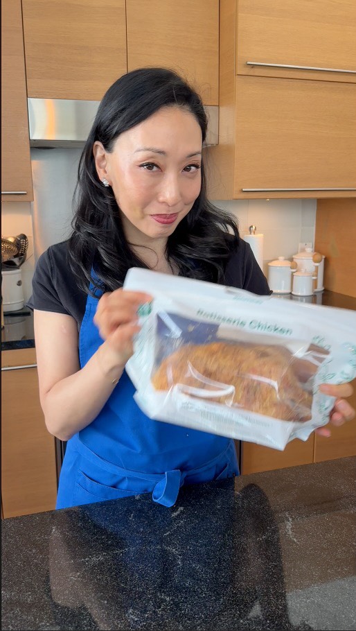 Welcome back to the K-Viral Kitchen… with a rotisserie chicken hack nobody told you about, with a Korean twist!
Buy a good-quality roasted bird — hand-shred it, making sure to pull out every bone. Boil some carrots, potatoes, and onion until soft. Fold in microwaved multigrain rice (@yangban.official), scallions, gochujang, sesame oil, light soy, and a sprinkle of sugar. Mix it well, like you mean it. And, in no time you’re done! Wrap it in lettuce or perilla leaf, ssam-style, and eat with your hands.
One chicken. One bag. Big flavor. Dinner that tastes like more effort than it was.
#KoreanFood #Gochujang #RotisserieChicken #RiceBowl #WeeknightCooking Welcome back to the K-Viral Kitchen… with a rotisserie chicken hack nobody told you about, with a Korean twist!
Buy a good-quality roasted bird — hand-shred it, making sure to pull out every bone. Boil some carrots, potatoes, and onion until soft. Fold in microwaved multigrain rice (@yangban.official), scallions, gochujang, sesame oil, light soy, and a sprinkle of sugar. Mix it well, like you mean it. And, in no time you’re done! Wrap it in lettuce or perilla leaf, ssam-style, and eat with your hands.
One chicken. One bag. Big flavor. Dinner that tastes like more effort than it was.
#KoreanFood #Gochujang #RotisserieChicken #RiceBowl #WeeknightCooking