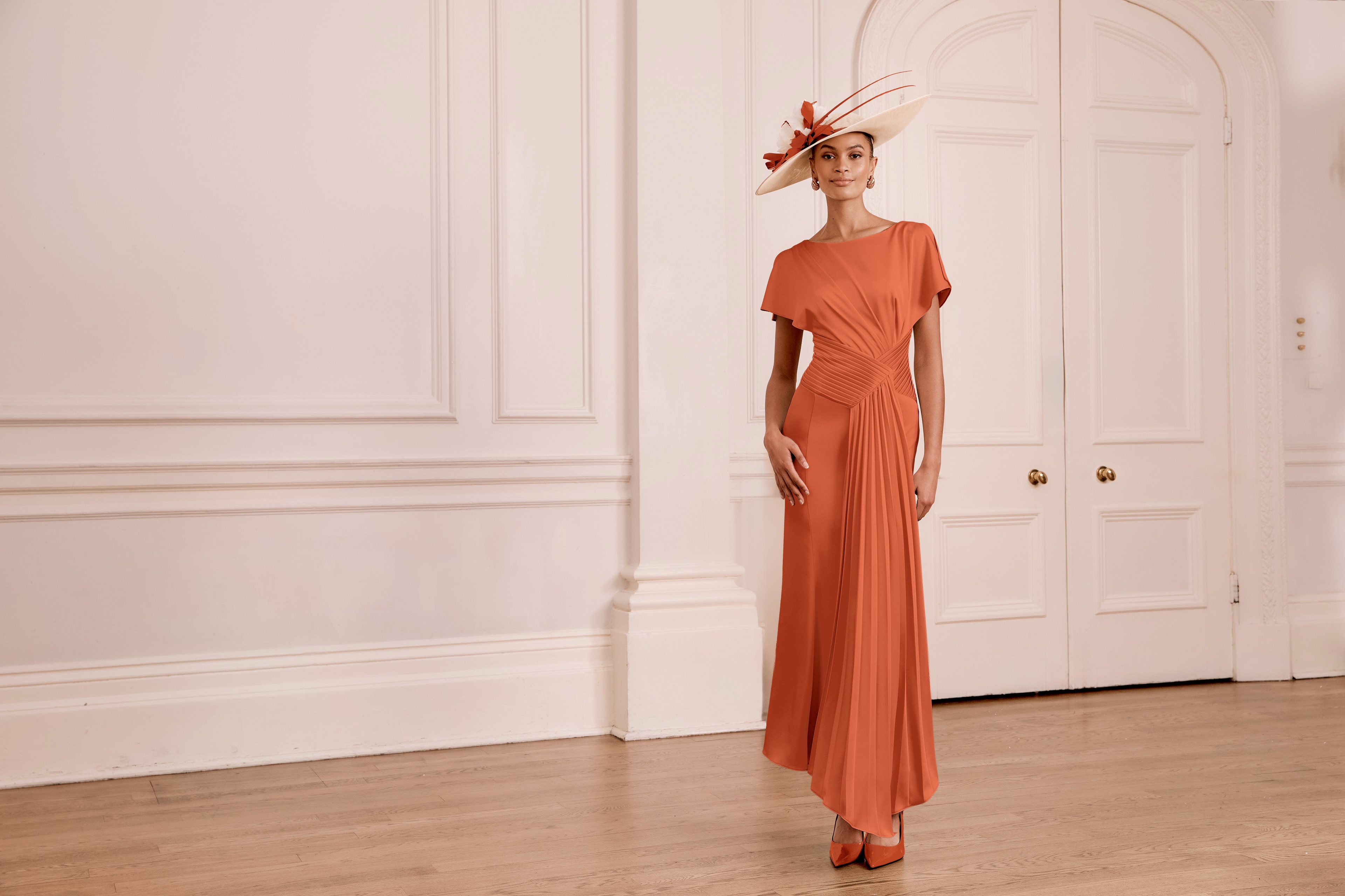 The perfect colour for an autumn wedding 🍂🧡
@johncharlesuk Terracotta style #66783
Dress & hatinator available in store.
#PapillonTarporley #AutumnWedding #MotherOfTheBride #MotherOfTheGroom
