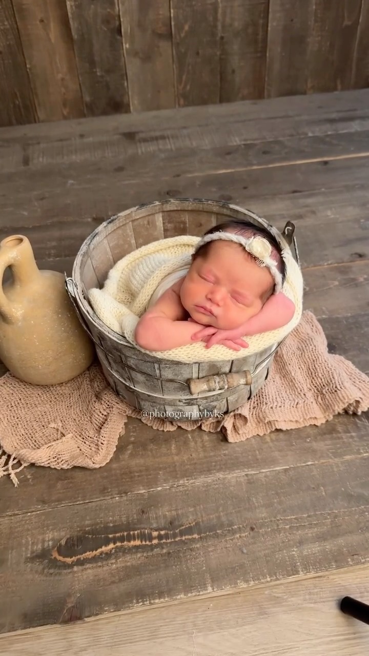 Blessed☺️✨#inlandempirenewbornphotographer #riversidenewbornphotographer #orangecountynewbornphotographer #eastvalenewbornphotographer #redlandsnewbornphotographer