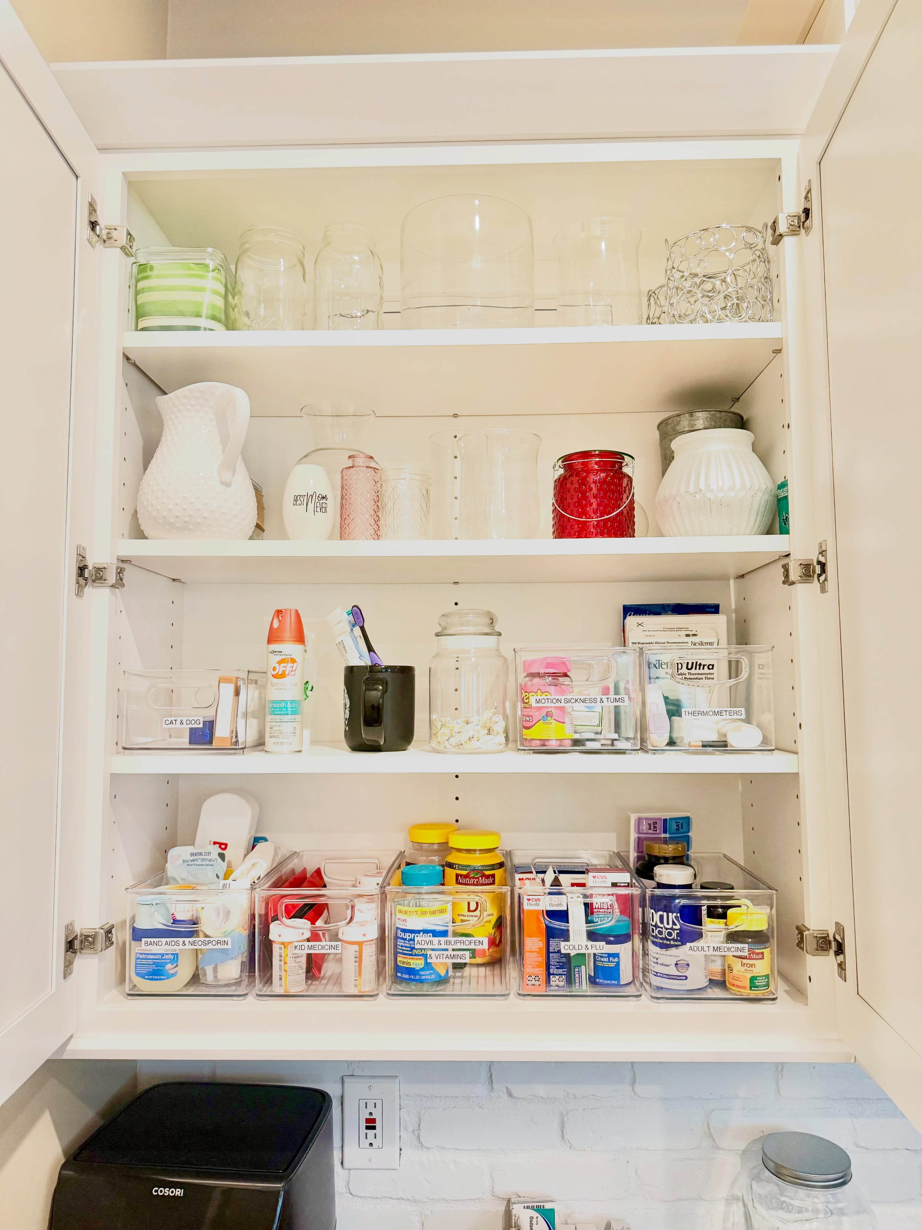 Sometimes the smallest organizing projects make the biggest difference. 🥳
Take 20–30 minutes to organize those often-overlooked spaces:
💊 Medicines (check expiration dates!)
🌸 Vases
🕯️ Candles and décor
🧋 Water bottles
🔋 Batteries
🔑 Junk drawers
🎁 Gift bags and tissue paper
These little areas don’t take long, but when they’re organized, everyday life becomes easier. ✅ You’ll know exactly what you have, avoid buying duplicates, and feel a little more at peace every time you open that drawer or cabinet. 🫣☺️
Remember, organizing isn’t always about tackling an entire room. Small wins build momentum, and before you know it, your whole home feels lighter and more functional. 🏡
What’s one small space you’ve been putting off?
Today is the perfect day to tackle it! ✅
• www.OrganizeMe.Life 🏠 • • #614 #columbus #organizeme #newalbanyohio •whitefenceliving •homeorganization •declutter •columbusohio •smallbusiness •girlboss •womenowned •614moms •organizeyourhome •ohlocal •organizedhome •kindness •614moms •43054 •stayorganized •organizinggoals •cbusgrams •kindnessmatters •professionalorganizer •clutterfree •peace •ilovewhatido❤️🏡