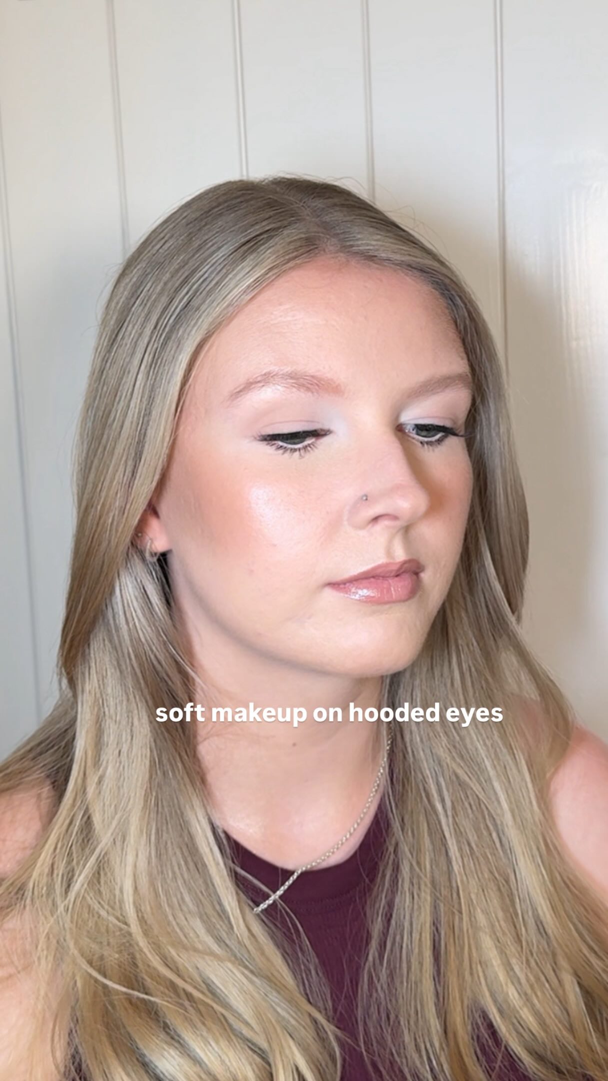 Soft makeup on hooded eyes 🤍
The trick to hooded eyes is:
Soft blended lighter/ brighter tones
Lashes that are fuller in the centre of the eye
Nude liner in the water line to make eye appear larger
Bonus point: emphasise another feature: in this case I chose a dimensional nude lip look to draw the eye to her amazing lip shape 🤍 this combo was @morphebrushes_uk makeup talk liner and their dripglaze in nude gleam 🫶🏻
You can book a makeup lesson with me ✨ visit alicewotton.com for more info!