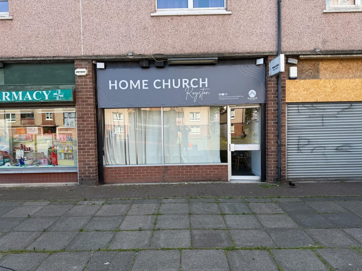 Delighted to finally get the signs up on our Royston Location. Our thanks once again to @rehopewestend for everything they have sown into this community. And for their kingdom heart in leaving us everything we need to continue the work here. If more churches had that heart it would make a huge difference in our nation.