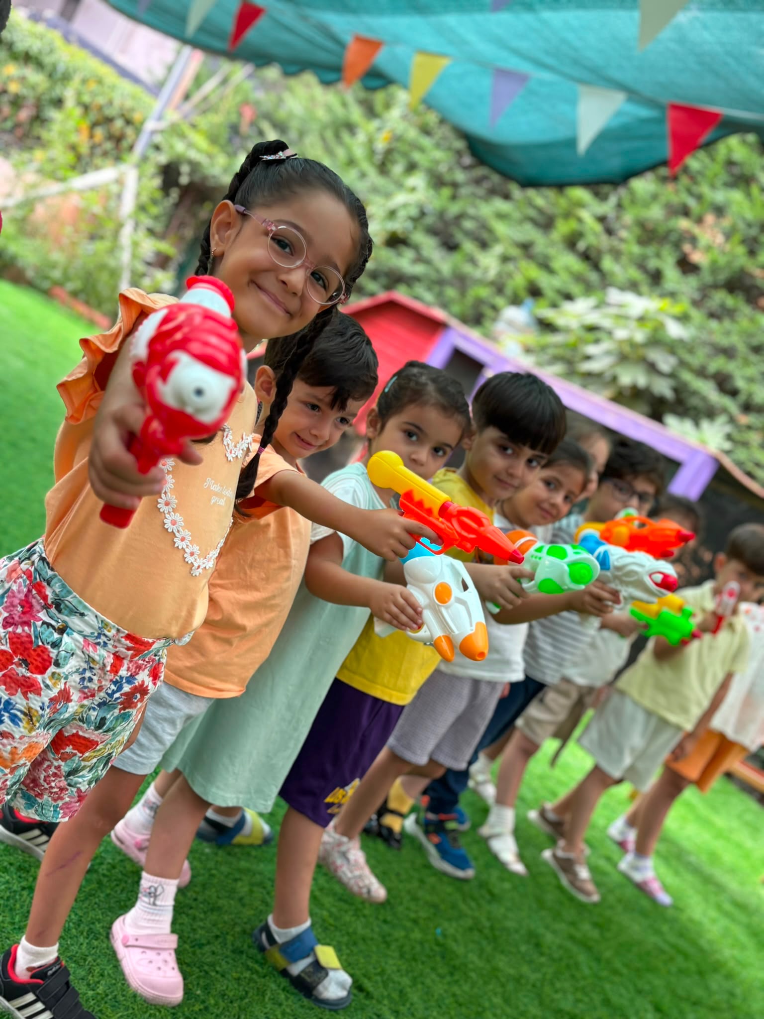 💦☀️ Yazın en eğlenceli hali İnci Taneleri’nde!
Su savaşları, danslar, kahkahalar ve birbirinden eğlenceli etkinliklerl