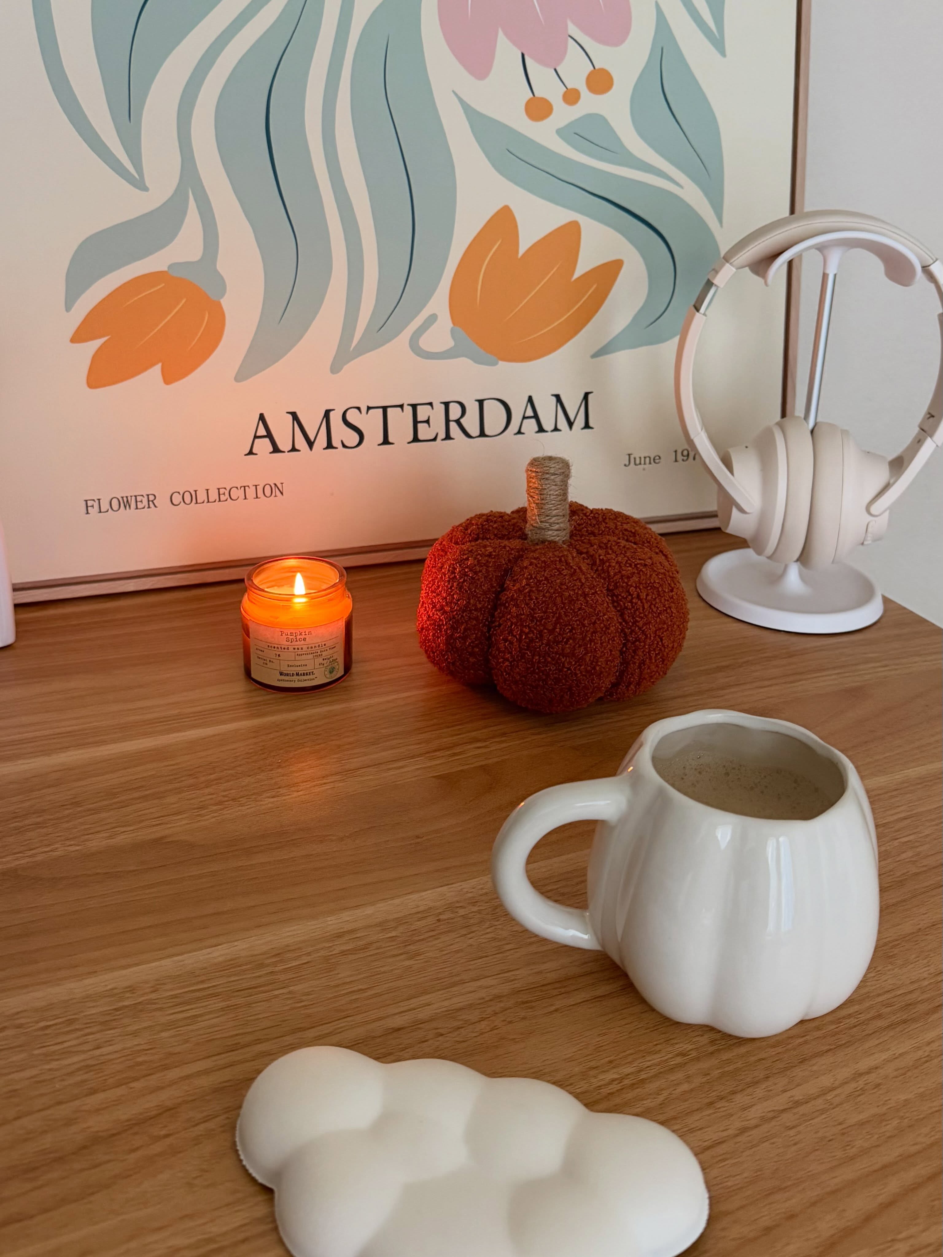 First Day of Fall: Desk edition. ☕️🤎
#creative #designer #graphicdesignerlife #webdesigner #firstdayoffall🍁