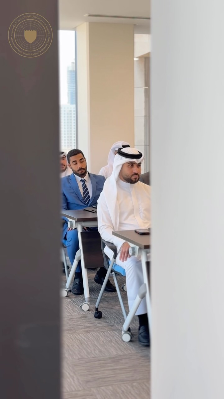 ترحب أكاديمية محمد بن مبارك آل خليفة للدراسات الدبلوماسية بمنتسبي البرنامج التأسيسي الدبلوماسي للعام ٢٠٢٦ -٢٠٢٧، متمنيةً لهم عامًا حافلًا بالنجاح والتقدم.
ويجمع البرنامج بين المعرفة والمهارات واللغات، إلى جانب المهارات والممارسات الدبلوماسية الأساسية التي يحتاج إليها الدبلوماسي الشامل في مسيرته المهنية.
MBMA welcomes the 2026–2027 Foundational Diplomatic Program cohort, wishing them a successful academic year ahead.
The program combines knowledge, skills, and language training with essential diplomatic practices and competencies, equipping participants with the tools needed to become well-rounded diplomats.
