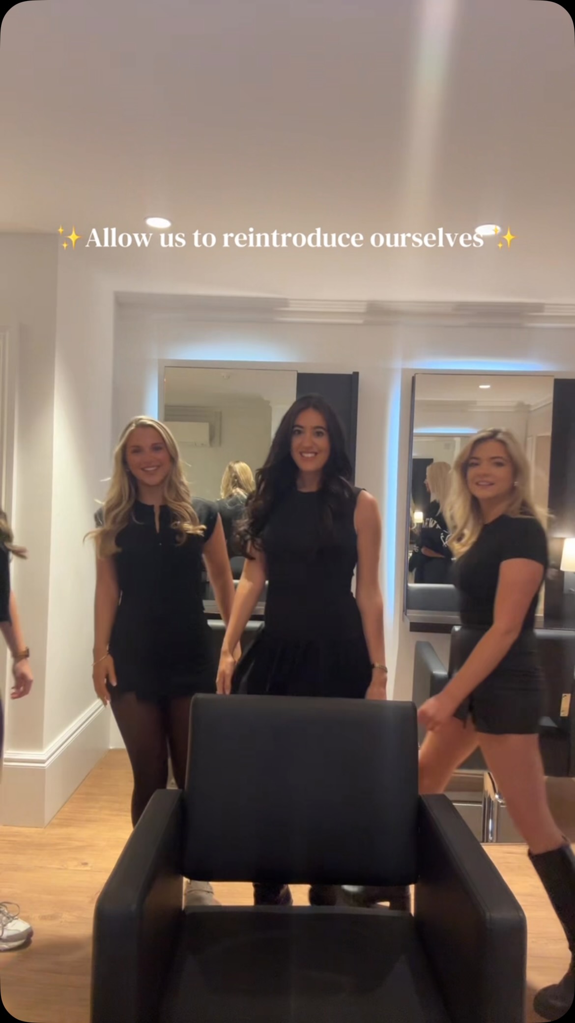 ✨Reintroducing our Millie Jones Hair Farnham team✨
#hairstyles #hairdresser #meettheteam #salon #farnham